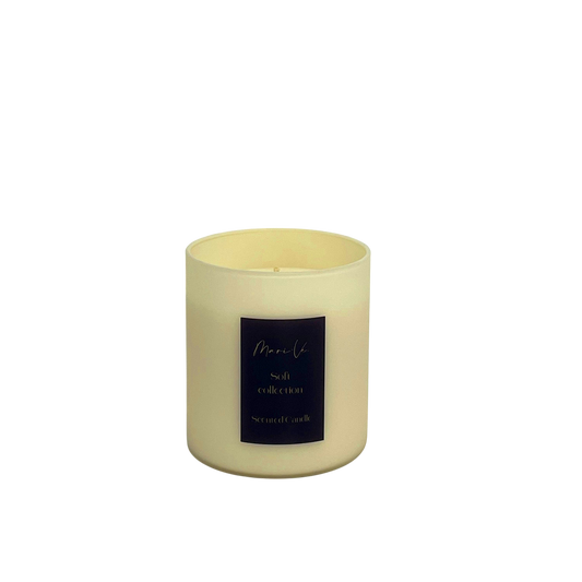 Handgemaakte crème kandelaar met fluweelzachte pioenroos-geur, 450ml.