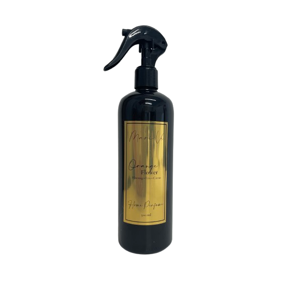 Mari-Ve® roomspray 500 ml – zwarte PET-fles met gouden label en spraykop, geur Orange Flower.