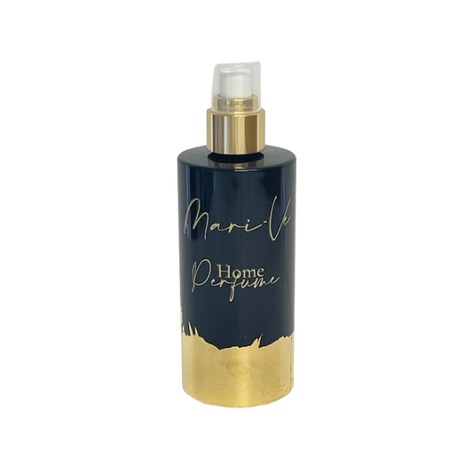  Luxe zwarte Mari-Ve huisparfum spray met gouden opschrift en onderzijde afgewerkt met bladgoud