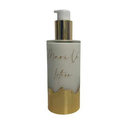 Mari-Ve® lotion 200 ml – Frost matglazen flesje met hand aangebracht bladgoud en pompdispenser, verkrijgbaar in de verschillende huisgeuren van Mari-Ve