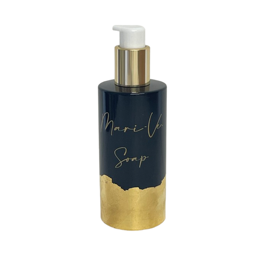 Mari-Ve -  zwart glazen fles met gouden opdruk logo en soap. flacon onderaan afgewerkt met bladgoud.