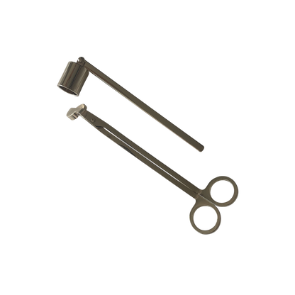 Set gouden metalen kaarsen trimmer en dover   van Mari-Ve – stijlvol accessoire voor veilig knippen en doven  van geurkaarsen