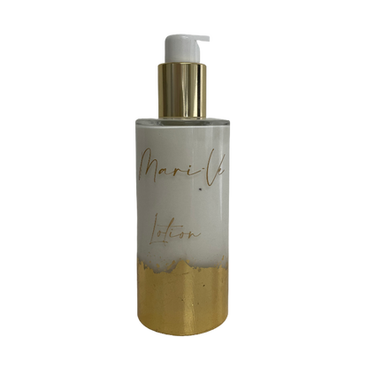 Mari-Ve® lotion 200 ml –  flesje met hand aangebracht bladgoud en pompdispenser, verkrijgbaar in de verschillende huisgeuren van Mari-Ve