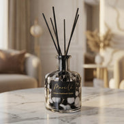 Luxury Gift Box Black & White – Velvet Peony • Scented Candle & Diffuser