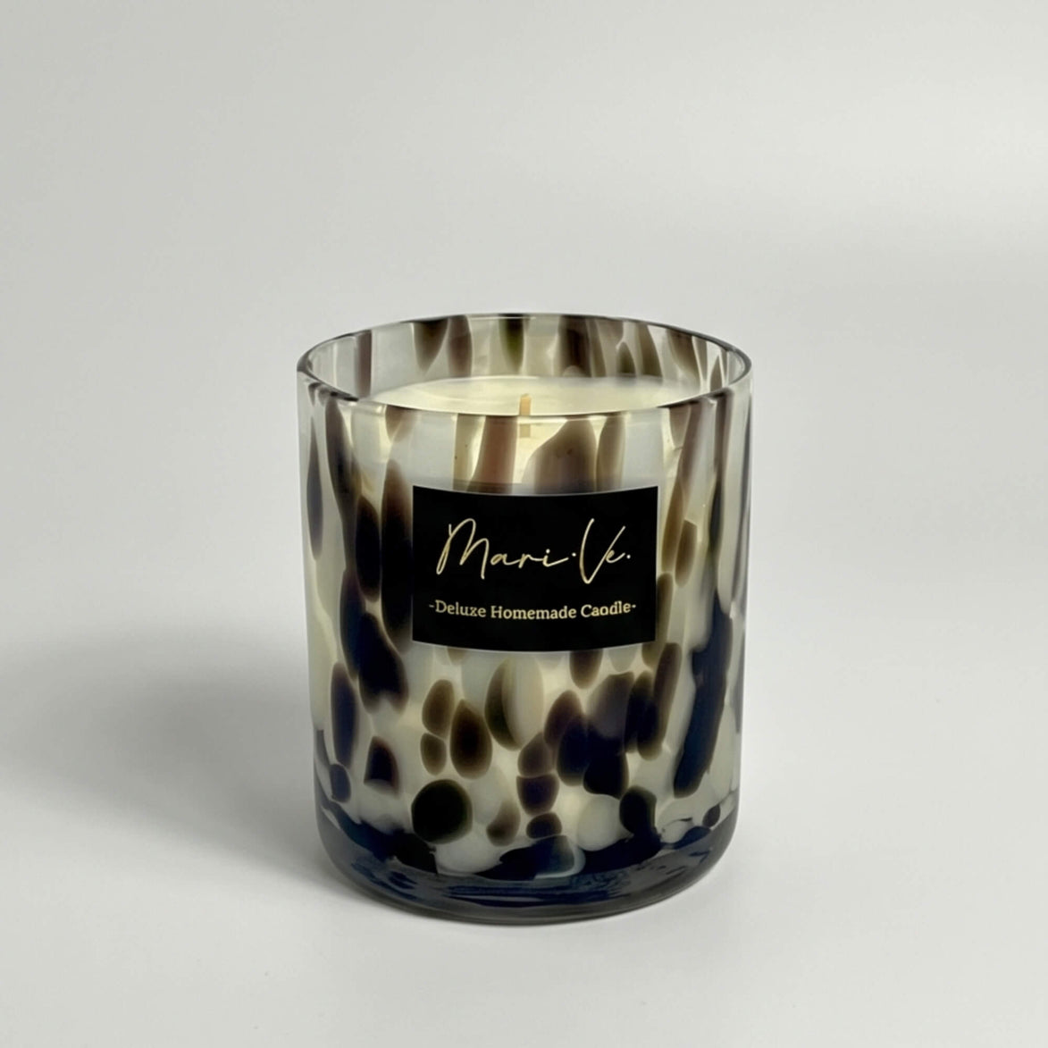 Black & White Deluxe Scented Candle – Velvet Peony