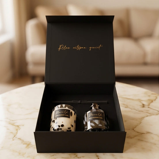Luxe Giftbox Black & White – Fluweelzachte Pioenroos • Geurkaars & Diffuser